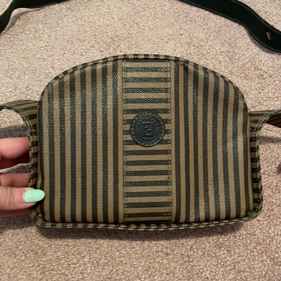 Authentic Vintage Fendi crossbody bag - Picture 2 of 11